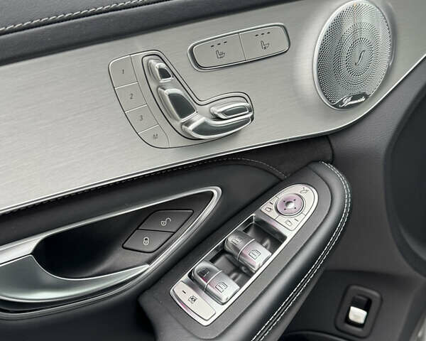 Серый Мерседес Ц-Класс, объемом двигателя 3.98 л и пробегом 56 тыс. км за 50000 $, фото 13 на Automoto.ua