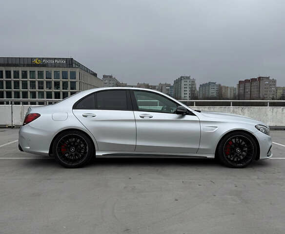 Серый Мерседес Ц-Класс, объемом двигателя 3.98 л и пробегом 56 тыс. км за 50000 $, фото 4 на Automoto.ua