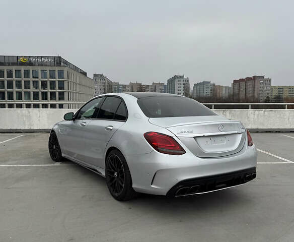 Серый Мерседес Ц-Класс, объемом двигателя 3.98 л и пробегом 56 тыс. км за 50000 $, фото 1 на Automoto.ua