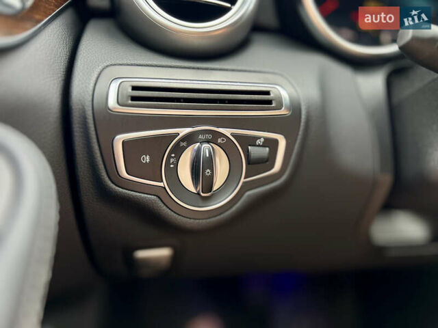 Мерседес Ц-Клас 2020 у Києві на Automoto.ua Сірий Мерседес Ц-Клас, об'ємом двигуна 2 л та пробігом 32 тис. км за 31500 $, фото 38 на Automoto.ua