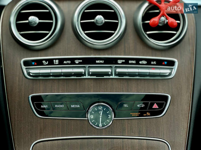Мерседес Ц-Клас 2020 у Києві на Automoto.ua Сірий Мерседес Ц-Клас, об'ємом двигуна 2 л та пробігом 32 тис. км за 31500 $, фото 36 на Automoto.ua