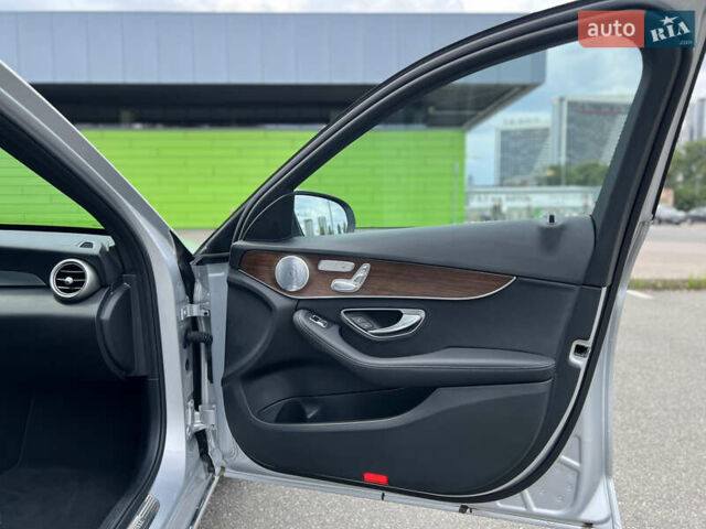 Мерседес Ц-Клас 2020 у Києві на Automoto.ua Сірий Мерседес Ц-Клас, об'ємом двигуна 2 л та пробігом 32 тис. км за 31500 $, фото 29 на Automoto.ua