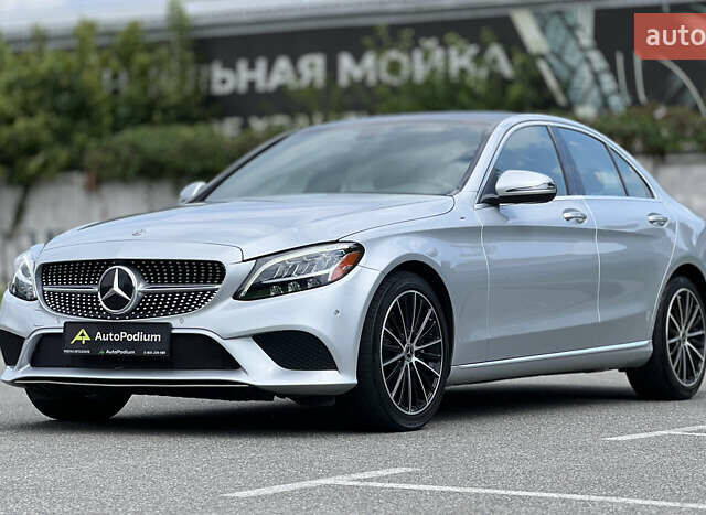 Мерседес Ц-Клас 2020 у Києві на Automoto.ua Сірий Мерседес Ц-Клас, об'ємом двигуна 2 л та пробігом 32 тис. км за 31500 $, фото 3 на Automoto.ua