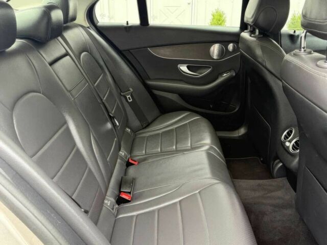 Серый Мерседес Ц-Класс, объемом двигателя 2 л и пробегом 50 тыс. км за 12000 $, фото 21 на Automoto.ua