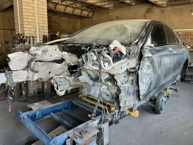 Сірий Мерседес Ц-Клас, об'ємом двигуна 2 л та пробігом 180 тис. км за 10500 $, фото 3 на Automoto.ua