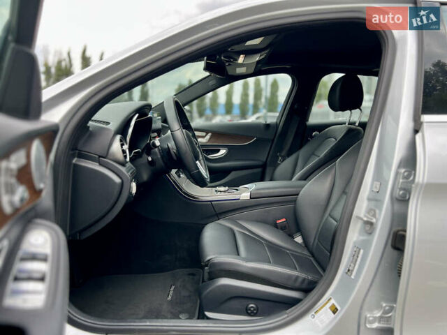 Мерседес Ц-Клас 2020 у Києві на Automoto.ua Сірий Мерседес Ц-Клас, об'ємом двигуна 2 л та пробігом 32 тис. км за 31500 $, фото 19 на Automoto.ua