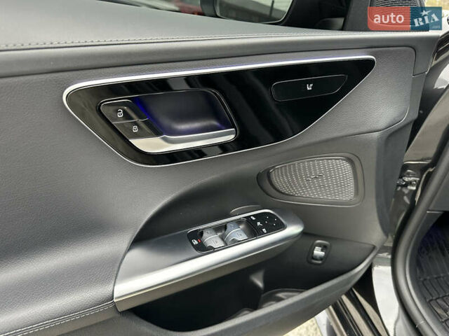 Серый Мерседес Ц-Класс, объемом двигателя 1.5 л и пробегом 97 тыс. км за 42500 $, фото 6 на Automoto.ua