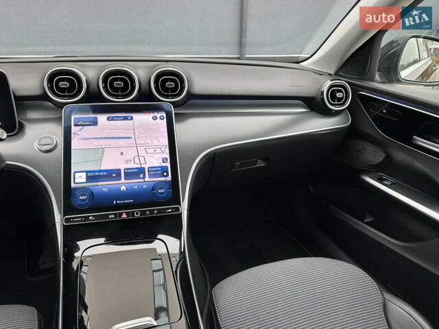 Серый Мерседес Ц-Класс, объемом двигателя 2 л и пробегом 170 тыс. км за 43900 $, фото 13 на Automoto.ua