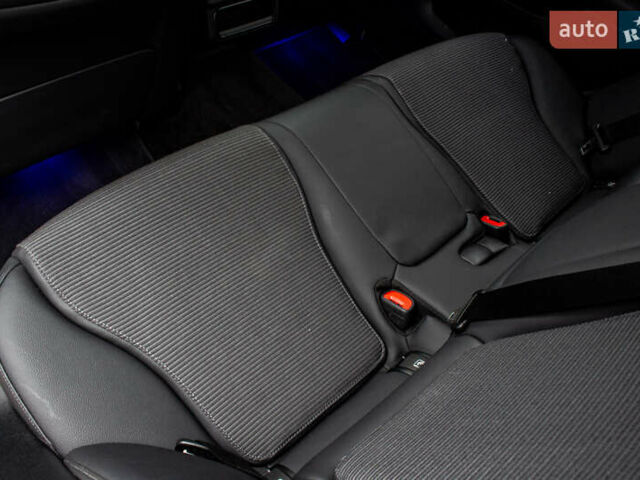 Сірий Мерседес Ц-Клас, об'ємом двигуна 1.99 л та пробігом 7 тис. км за 47600 $, фото 34 на Automoto.ua