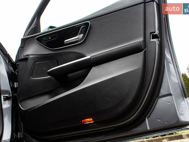 Сірий Мерседес Ц-Клас, об'ємом двигуна 1.99 л та пробігом 7 тис. км за 47600 $, фото 46 на Automoto.ua