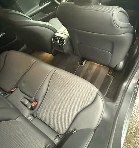 Серый Мерседес Ц-Класс, объемом двигателя 1.99 л и пробегом 7 тыс. км за 48900 $, фото 12 на Automoto.ua