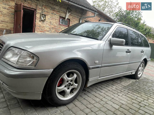 Серый Мерседес Ц-Класс, объемом двигателя 1.8 л и пробегом 355 тыс. км за 2750 $, фото 5 на Automoto.ua