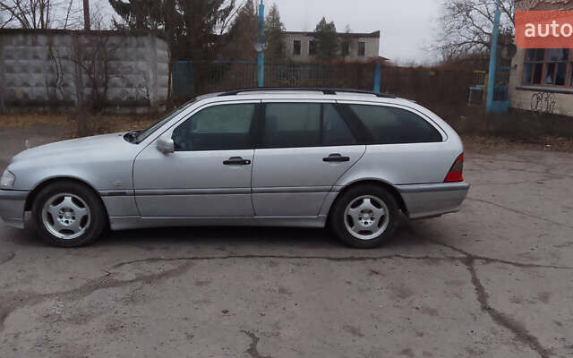 Серый Мерседес Ц-Класс, объемом двигателя 2.15 л и пробегом 390 тыс. км за 2999 $, фото 1 на Automoto.ua