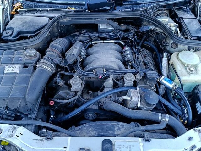 Серый Мерседес Ц-Класс, объемом двигателя 2.4 л и пробегом 320 тыс. км за 2699 $, фото 2 на Automoto.ua