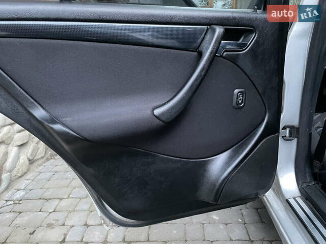 Серый Мерседес Ц-Класс, объемом двигателя 1.8 л и пробегом 355 тыс. км за 2750 $, фото 16 на Automoto.ua