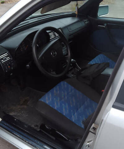 Сірий Мерседес Ц-Клас, об'ємом двигуна 2.15 л та пробігом 390 тис. км за 2800 $, фото 4 на Automoto.ua