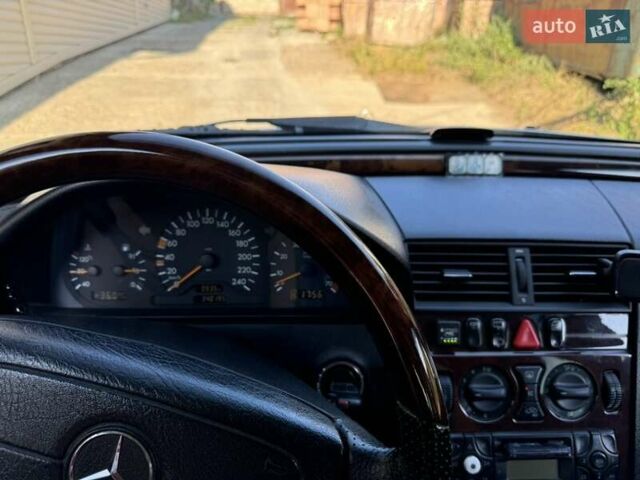 Серый Мерседес Ц-Класс, объемом двигателя 0 л и пробегом 340 тыс. км за 4300 $, фото 15 на Automoto.ua