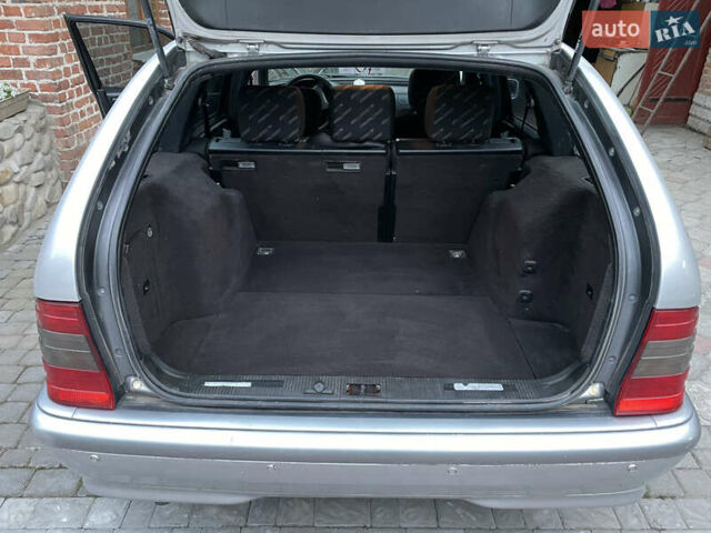 Серый Мерседес Ц-Класс, объемом двигателя 1.8 л и пробегом 355 тыс. км за 2750 $, фото 15 на Automoto.ua