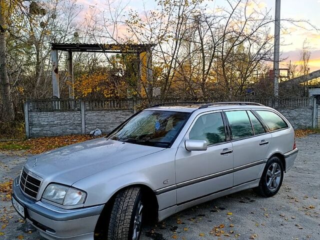 Серый Мерседес Ц-Класс, объемом двигателя 2.4 л и пробегом 320 тыс. км за 2699 $, фото 6 на Automoto.ua