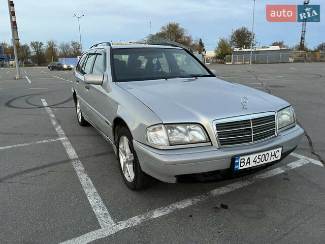 Сірий Мерседес Ц-Клас, об'ємом двигуна 2.15 л та пробігом 475 тис. км за 3300 $, фото 3 на Automoto.ua