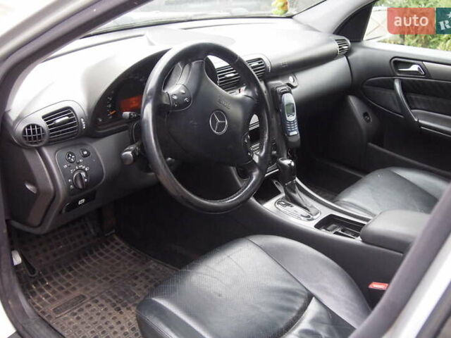 Сірий Мерседес Ц-Клас, об'ємом двигуна 2 л та пробігом 230 тис. км за 5200 $, фото 1 на Automoto.ua