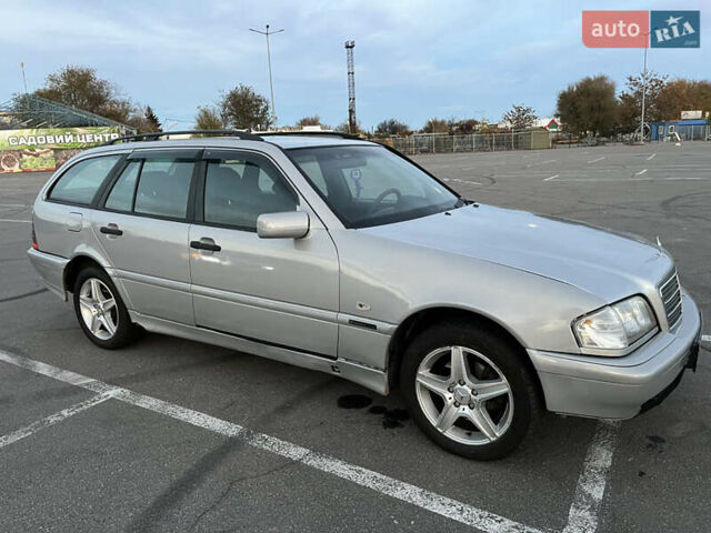 Сірий Мерседес Ц-Клас, об'ємом двигуна 2.15 л та пробігом 475 тис. км за 3300 $, фото 4 на Automoto.ua