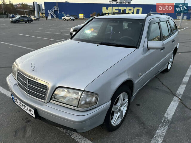 Сірий Мерседес Ц-Клас, об'ємом двигуна 2.15 л та пробігом 475 тис. км за 3300 $, фото 5 на Automoto.ua