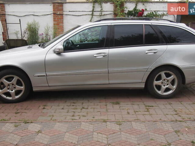 Сірий Мерседес Ц-Клас, об'ємом двигуна 2 л та пробігом 230 тис. км за 5200 $, фото 3 на Automoto.ua