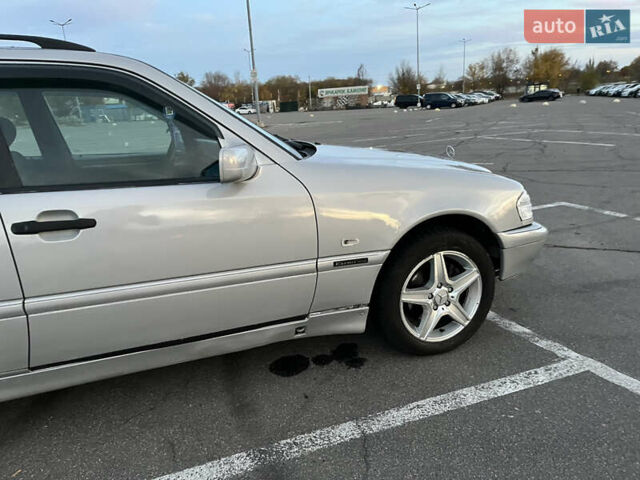 Сірий Мерседес Ц-Клас, об'ємом двигуна 2.15 л та пробігом 475 тис. км за 3300 $, фото 11 на Automoto.ua