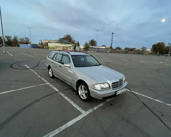 Сірий Мерседес Ц-Клас, об'ємом двигуна 2.15 л та пробігом 475 тис. км за 3300 $, фото 13 на Automoto.ua