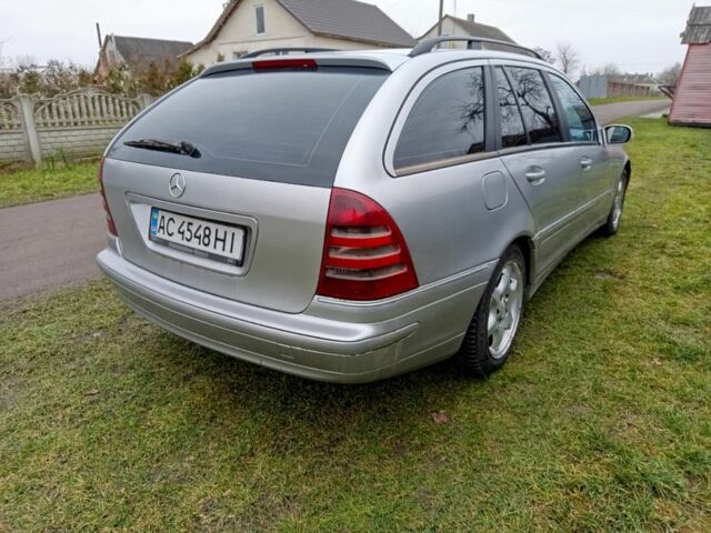 Серый Мерседес Ц-Класс, объемом двигателя 2.2 л и пробегом 340 тыс. км за 3250 $, фото 3 на Automoto.ua