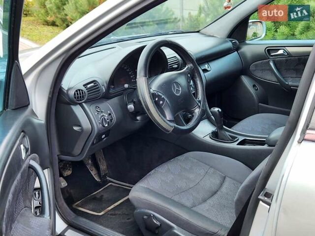 Сірий Мерседес Ц-Клас, об'ємом двигуна 2.15 л та пробігом 356 тис. км за 3550 $, фото 16 на Automoto.ua