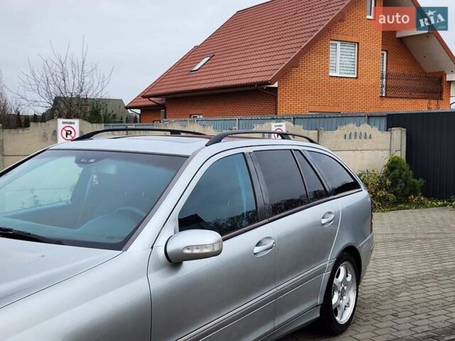 Сірий Мерседес Ц-Клас, об'ємом двигуна 2.15 л та пробігом 356 тис. км за 3550 $, фото 12 на Automoto.ua