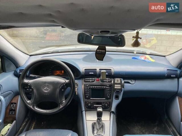 Серый Мерседес Ц-Класс, объемом двигателя 2.2 л и пробегом 384 тыс. км за 2500 $, фото 6 на Automoto.ua