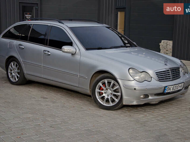 Сірий Мерседес Ц-Клас, об'ємом двигуна 2.7 л та пробігом 446 тис. км за 4900 $, фото 7 на Automoto.ua