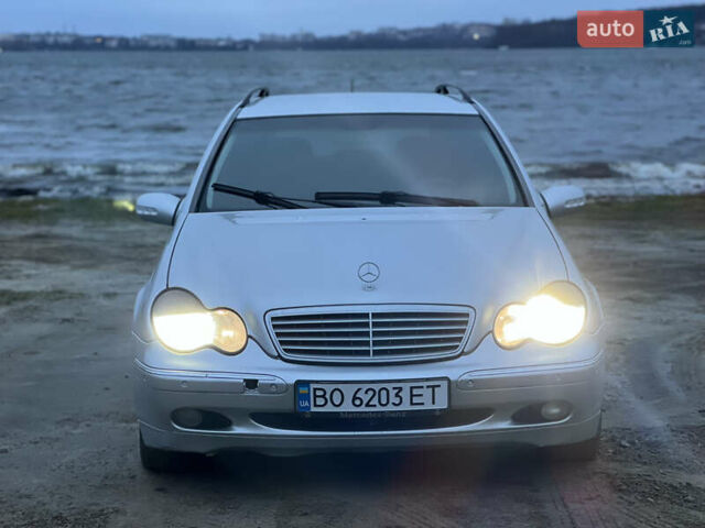 Серый Мерседес Ц-Класс, объемом двигателя 2.2 л и пробегом 360 тыс. км за 4200 $, фото 1 на Automoto.ua