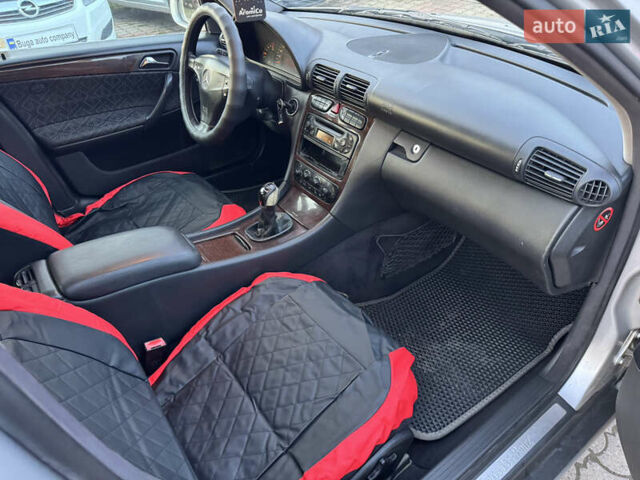 Серый Мерседес Ц-Класс, объемом двигателя 2.15 л и пробегом 400 тыс. км за 3999 $, фото 10 на Automoto.ua