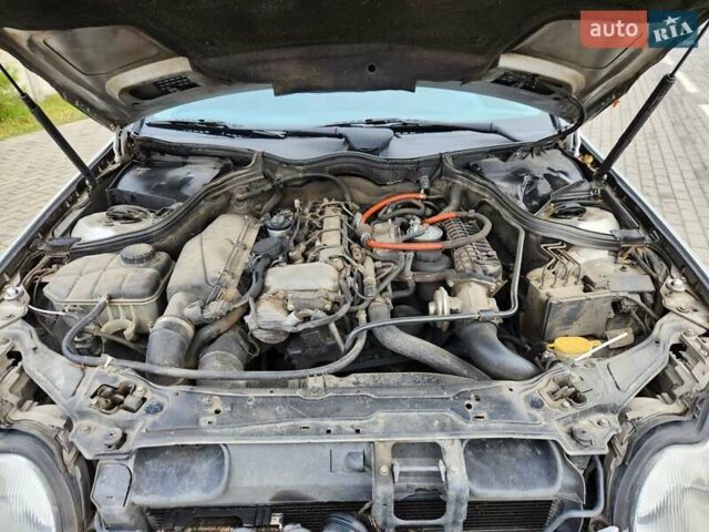 Сірий Мерседес Ц-Клас, об'ємом двигуна 2.15 л та пробігом 356 тис. км за 3550 $, фото 29 на Automoto.ua