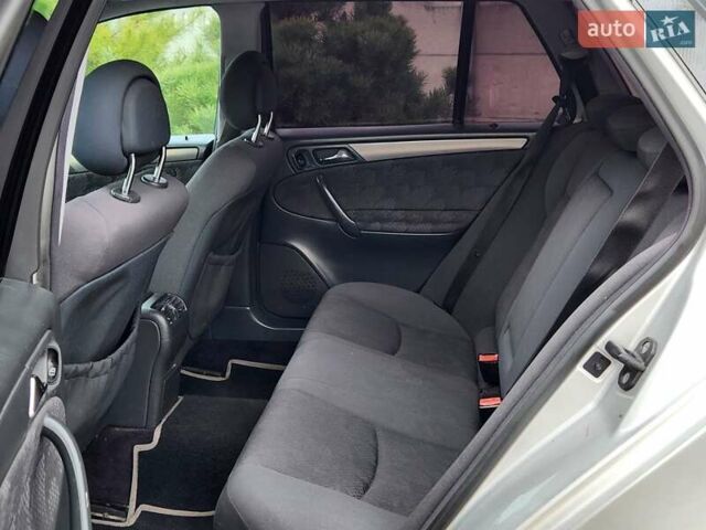 Сірий Мерседес Ц-Клас, об'ємом двигуна 2.15 л та пробігом 356 тис. км за 3550 $, фото 19 на Automoto.ua