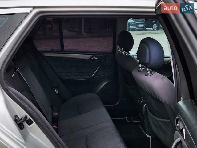 Сірий Мерседес Ц-Клас, об'ємом двигуна 2.15 л та пробігом 356 тис. км за 3550 $, фото 23 на Automoto.ua