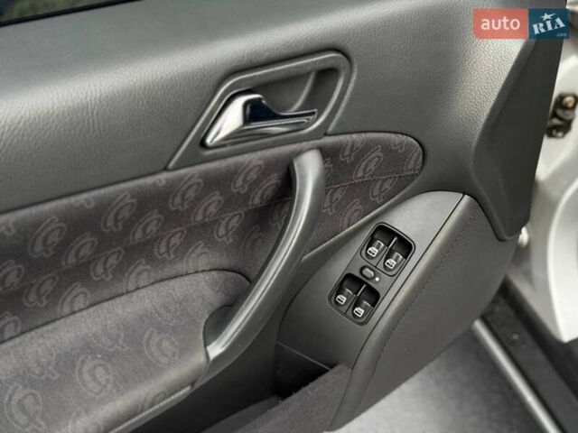 Мерседес Ц-Клас 2001 у Запоріжжя на Automoto.ua Сірий Мерседес Ц-Клас, об'ємом двигуна 2 л та пробігом 228 тис. км за 5499 $, фото 8 на Automoto.ua