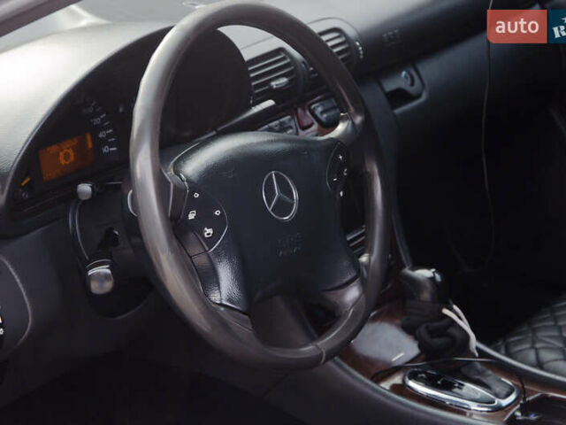 Сірий Мерседес Ц-Клас, об'ємом двигуна 2.7 л та пробігом 446 тис. км за 4900 $, фото 12 на Automoto.ua