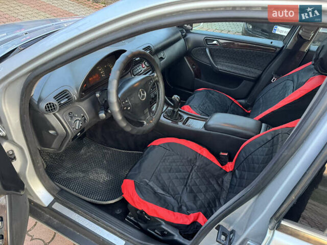 Серый Мерседес Ц-Класс, объемом двигателя 2.15 л и пробегом 400 тыс. км за 3999 $, фото 8 на Automoto.ua