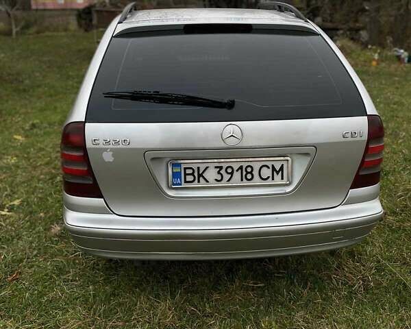 Серый Мерседес Ц-Класс, объемом двигателя 2.1 л и пробегом 460 тыс. км за 5000 $, фото 3 на Automoto.ua
