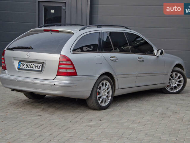 Сірий Мерседес Ц-Клас, об'ємом двигуна 2.7 л та пробігом 446 тис. км за 4900 $, фото 10 на Automoto.ua
