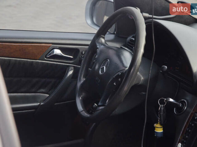 Сірий Мерседес Ц-Клас, об'ємом двигуна 2.7 л та пробігом 446 тис. км за 4900 $, фото 18 на Automoto.ua
