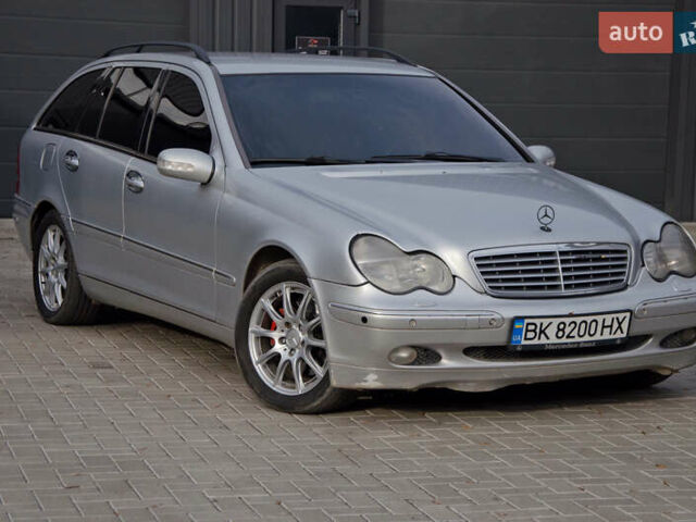 Сірий Мерседес Ц-Клас, об'ємом двигуна 2.7 л та пробігом 446 тис. км за 4900 $, фото 9 на Automoto.ua