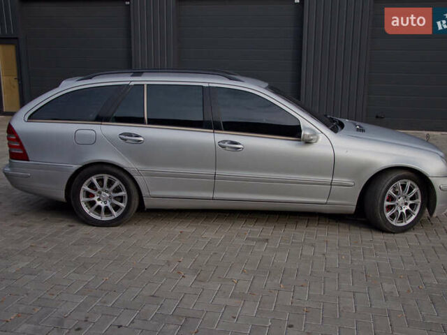 Сірий Мерседес Ц-Клас, об'ємом двигуна 2.7 л та пробігом 446 тис. км за 4900 $, фото 6 на Automoto.ua