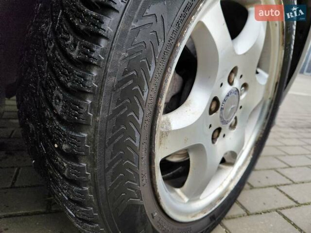 Сірий Мерседес Ц-Клас, об'ємом двигуна 2.15 л та пробігом 356 тис. км за 3550 $, фото 28 на Automoto.ua