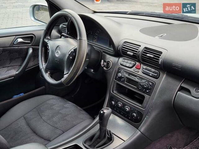Сірий Мерседес Ц-Клас, об'ємом двигуна 2.15 л та пробігом 356 тис. км за 3550 $, фото 27 на Automoto.ua